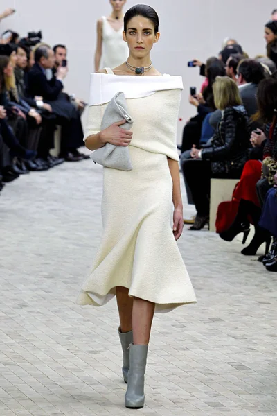 Look 1